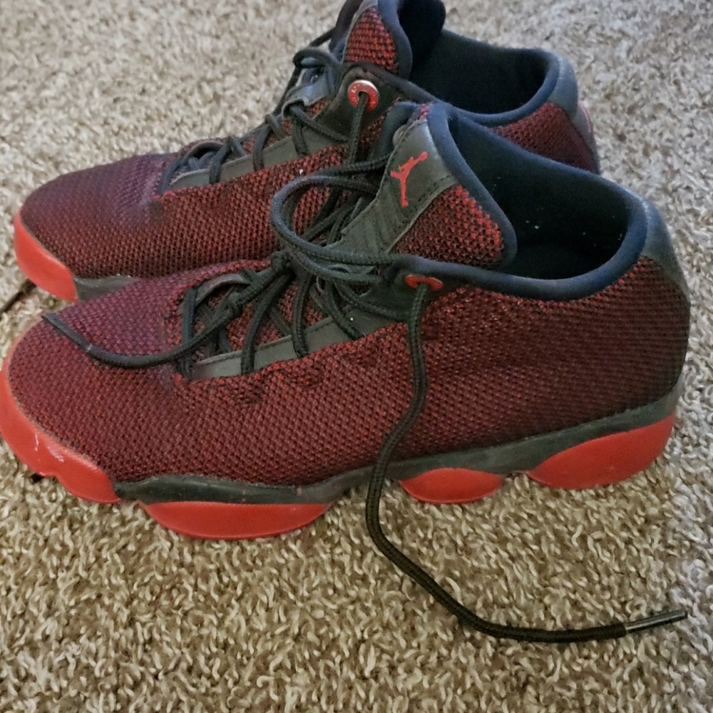 Kids basketball sneakers